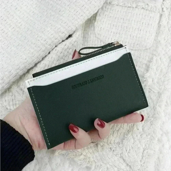Handbags - ⚠️Clearance💚New Cardholder Dark Two Tone Green Wallet
